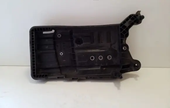 Battery tray