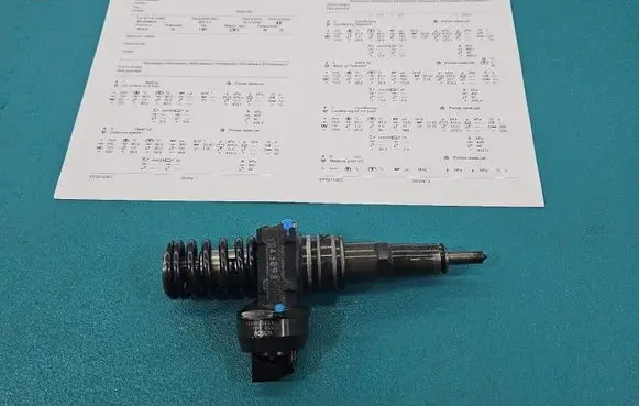 Volkswagen Golf V Fuel injector 0414720215 IMPRK1543893