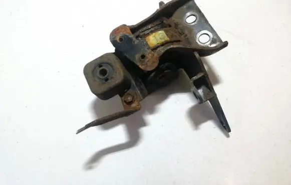 Toyota Corolla E120 E130 Engine mount bracket