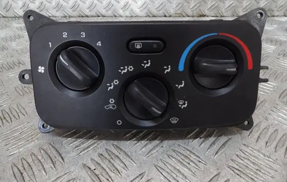 Jeep Cherokee KJ Climate control unit P55037533AC
