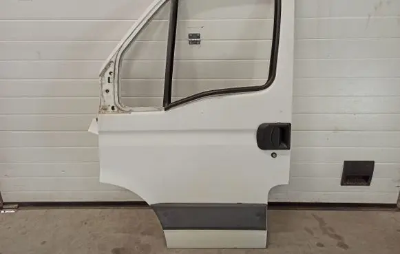 Iveco Daily 35.8 - 9 Front door