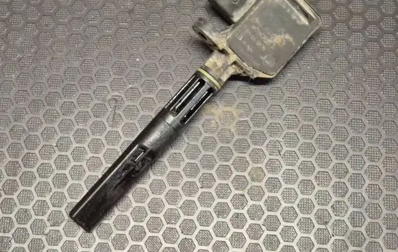 Volkswagen Polo IV 9N3 Oil level sensor 045907660D