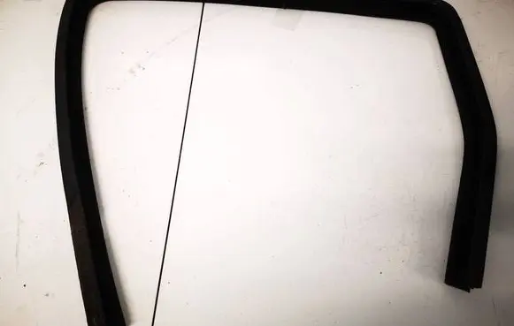 Jeep Grand Cherokee (WK) Rubber seal rear door 
