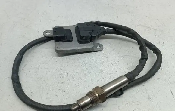 Mercedes-Benz C W205 Lambda probe sensor A0009053706 0009053706 5WK96683F