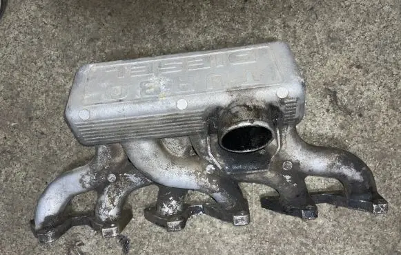 BMW 5 E34 Intake manifold 1275388