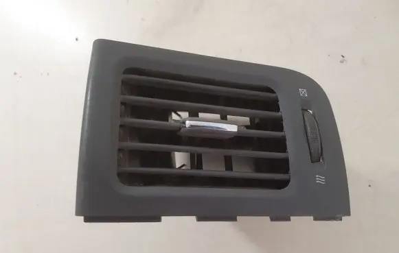 Nissan X-Trail T31 Dashboard side air vent grill/cover trim 68760JG00A