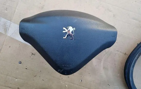 Peugeot 207 Steering wheel airbag 96500674ZD