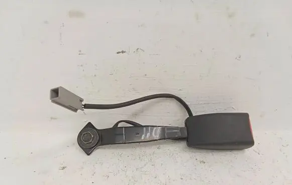 Mazda 3 II Front seatbelt buckle