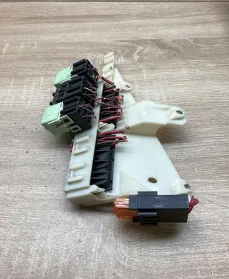 BMW 5 E39 Other relay 8371884