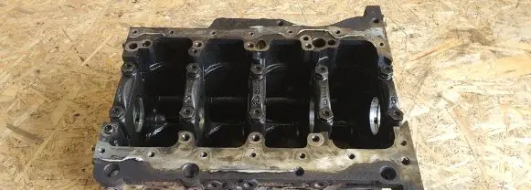 Volkswagen PASSAT B6 Engine block 03G021L