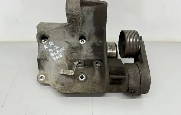 Land Rover Range Rover L322 Generator/alternator bracket RF4H4310039BA YLU500320