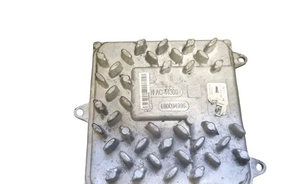 Opel Corsa E LED ballast control module L90094996 S07000010