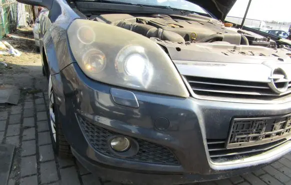 Opel Astra H Headlight/headlamp 