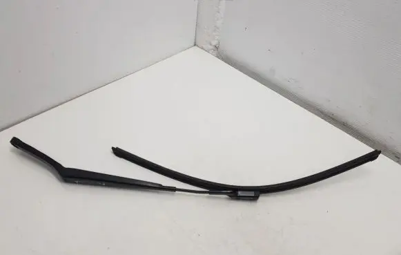 Skoda Scala Front wiper blade arm 657955409