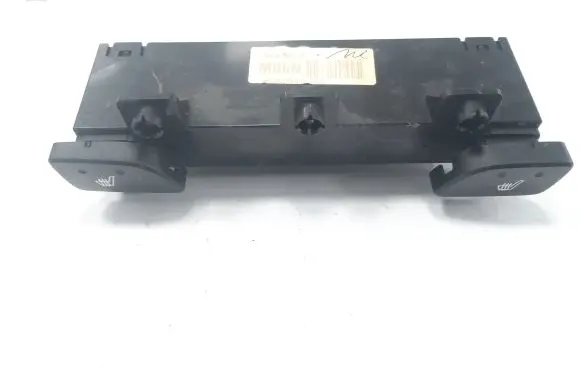 Hyundai ix35 Seat heating switch 933102S000