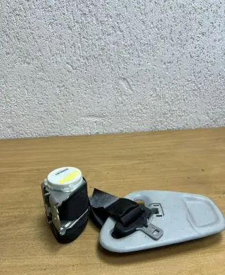 Ford Galaxy Set of seat belts 33035173 D8894