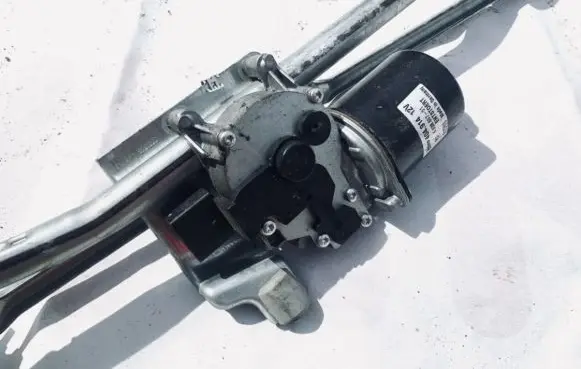 BMW 1 E81 E87 Wiper motor 693860701 6938607-01