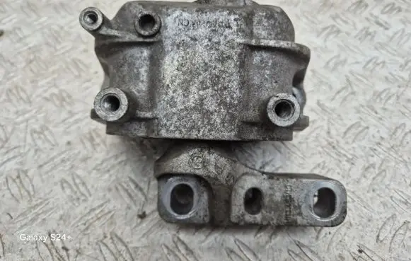 Skoda Octavia Mk2 (1Z) Engine mount bracket 1K0199282CN
