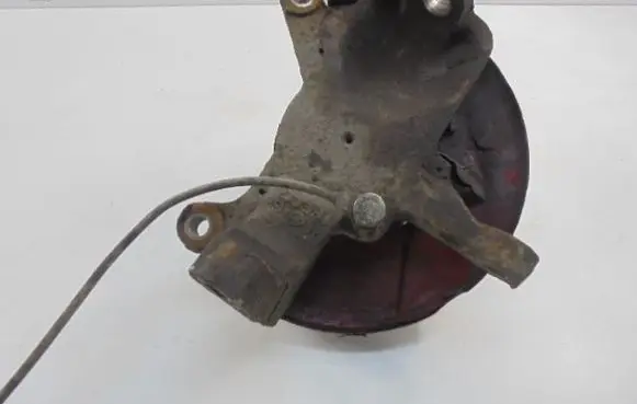 Front wheel hub spindle knuckle
