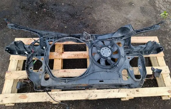 Volkswagen PASSAT B5 Radiator support slam panel 3B0805594