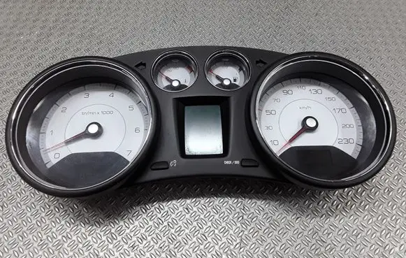 Peugeot 308 Speedometer (instrument cluster) 9665107580
