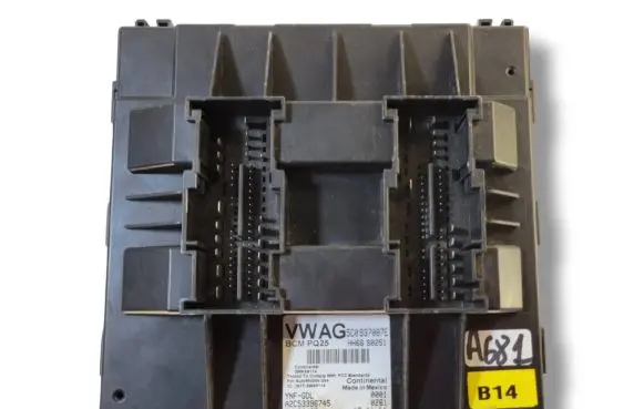 Volkswagen Jetta IV Comfort/convenience module 5C0937087E 5WK50437 5WK49114