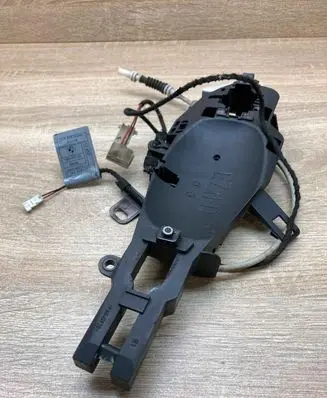BMW X5 E70 Front door exterior handle/bracket 7184660 14010710