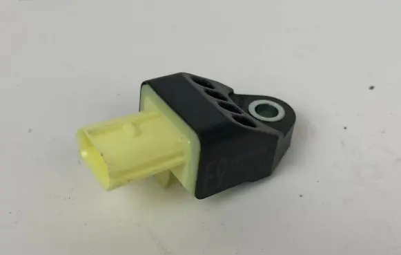 Toyota Mirai Airbag deployment crash/impact sensor 8983121020