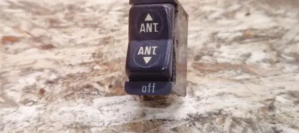 Mercedes-Benz 380 560SEC C126 Aerial antenna switch 0028209910