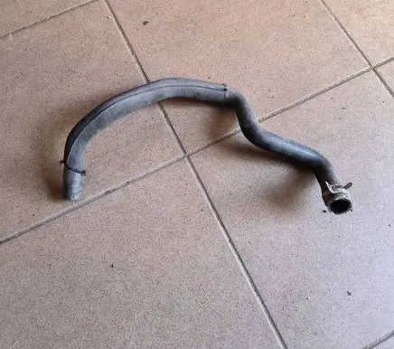 Volvo V70 Engine coolant pipe/hose 31474864