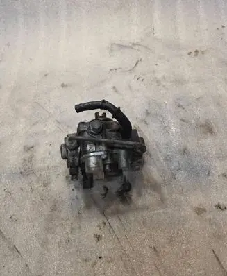 Toyota Corolla Verso AR10 Fuel injection high pressure pump 221000R020 HU2940000304