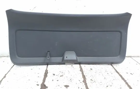 Skoda Octavia Mk3 (5E) Tailgate/boot lid cover trim 5E9867975
