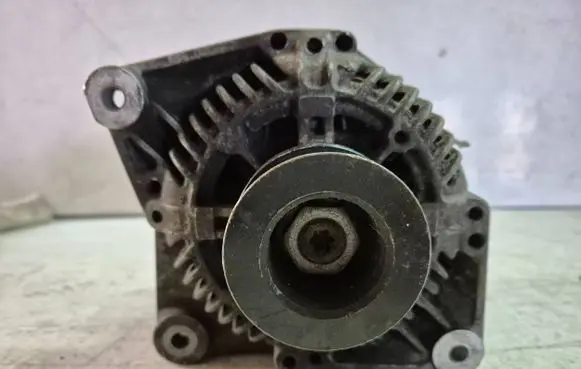 Volvo S40, V40 Generator/alternator 7700431945 10958148