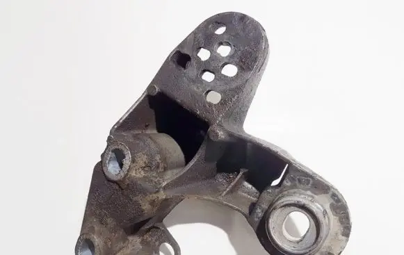 Audi A4 S4 B5 8D Engine mounting bracket 8d0199351h