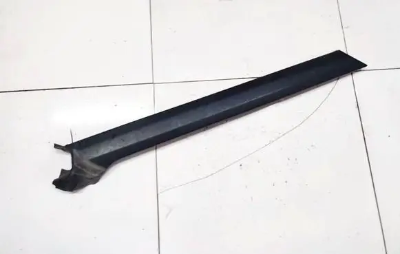 Land Rover Discovery 3 - LR3 Front door glass trim molding DCB000156 S10082