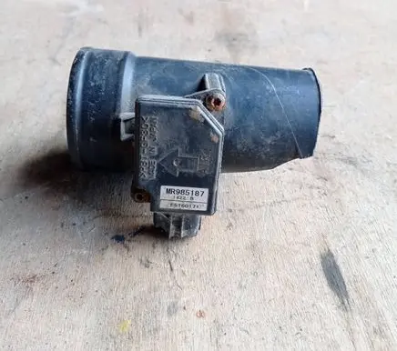 Mitsubishi ASX Mass air flow meter MR985187 E5T60171