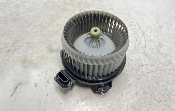 Suzuki SX4 Heater fan/blower AV2727000311
