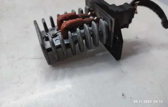 Hyundai Elantra Heater blower motor/fan resistor
