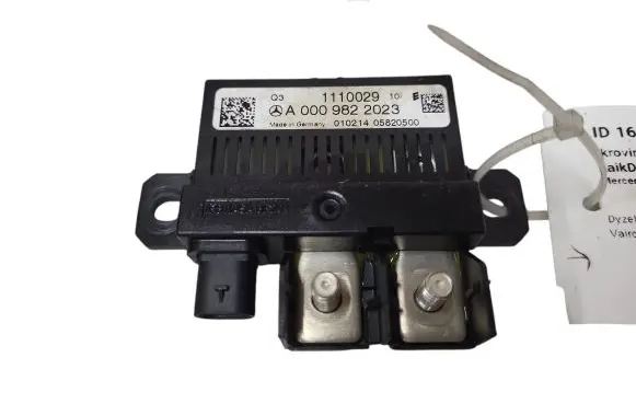 Mercedes-Benz E W212 Charging relay A0009822023