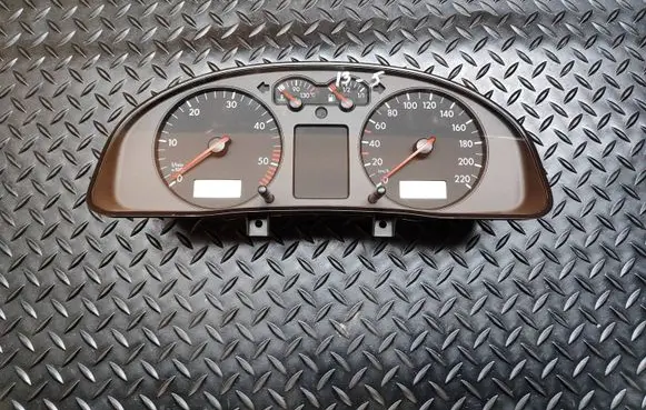 Volkswagen PASSAT B5 Speedometer (instrument cluster) 3B0919861JX