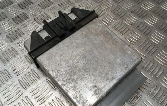 Ford Mondeo Mk III Engine control unit/module I000287 E11I000287 5DLA