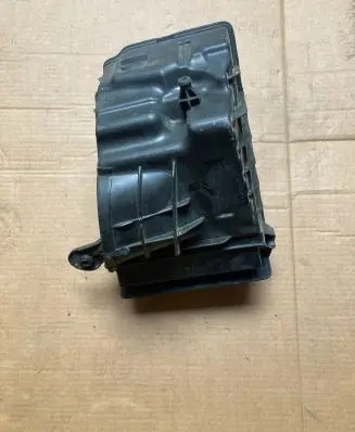 Renault Scenic III - Grand scenic III Air filter box 8200947663 1032331S03 8200820922