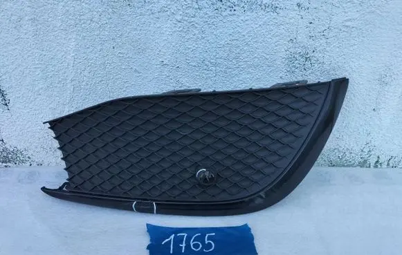 Mercedes-Benz E W213 Front fog light trim/grill A2138853003