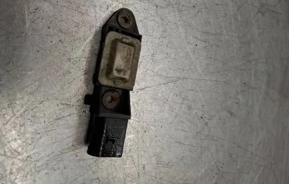 Mercedes-Benz E W211 Airbag deployment crash/impact sensor 0028201326 304222015