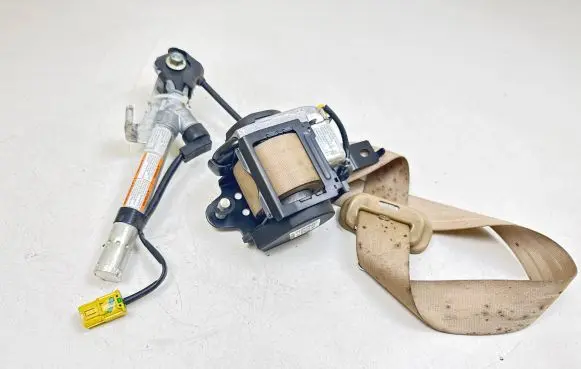 Honda CR-V Front seatbelt 608200101A 10190710 098X090LH