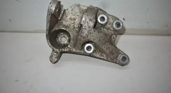 Citroen C5 Engine mounting bracket 96451611
