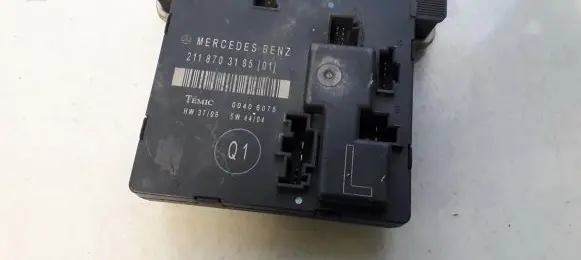 Mercedes-Benz E W211 Door control unit/module 2118703185 00406075