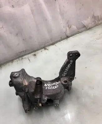 Citroen Berlingo Generator/alternator bracket 9808696680