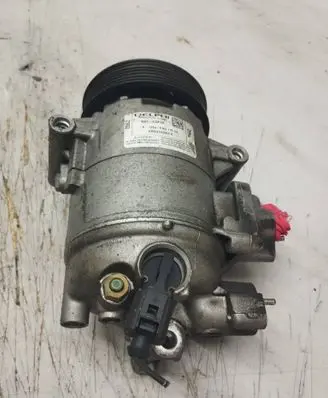 Volkswagen Golf V Air conditioning (A/C) compressor (pump) 6571808