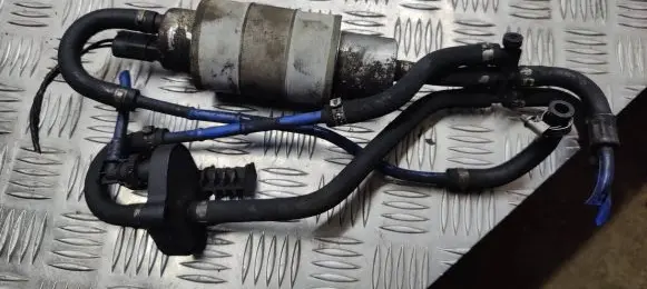 BMW X5 E53 Fuel injection high pressure pump 6756157 1184633 16121184633
